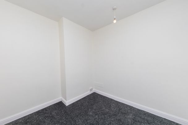 COBDEN GROVE LEEDS LS12 5PA - Photo 1
