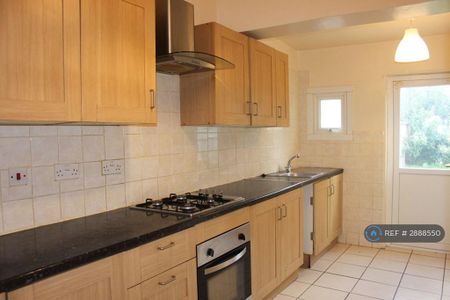 3 bedroom terraced house to rent - Photo 5