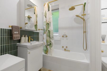 Stylishly Renovated Apartment in Prestigious Prahran Location - FULLY FURNISHED - Photo 5