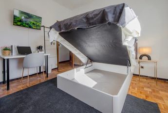 Calle de Granada, Madrid, Community of Madrid 28007