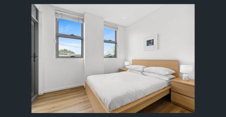 Stylishly Furnished Urban Retreat in the Heart of Rosebery - Photo 3