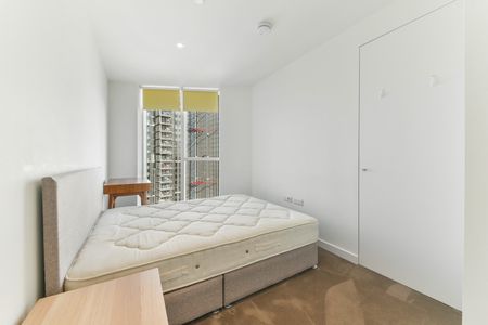 2 Bed Flat, Wandsworth Road, SW8 - Photo 3