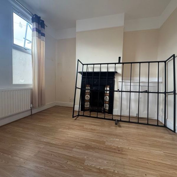 Upper Luton Road, Chatham - Photo 1