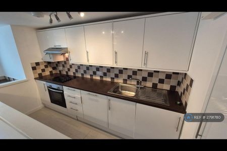 2 bedroom flat to rent - Photo 5