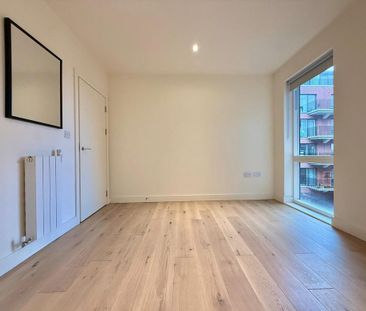 3 bedroom flat to rent - Photo 4