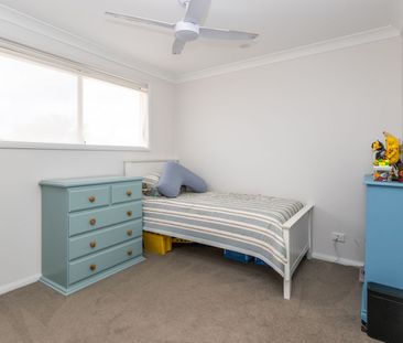 3 Bedroom townhouse with ducted air-conditioning and communal pool - Photo 5