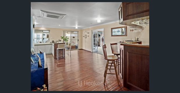 Spacious Family Home with Workshop - Photo 1