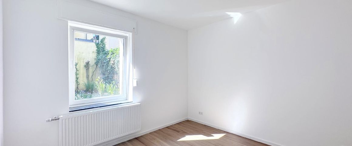 NEU RENOVIERETE 2-ZIMMERWOHNUNG ZU MIETEN! - Photo 1