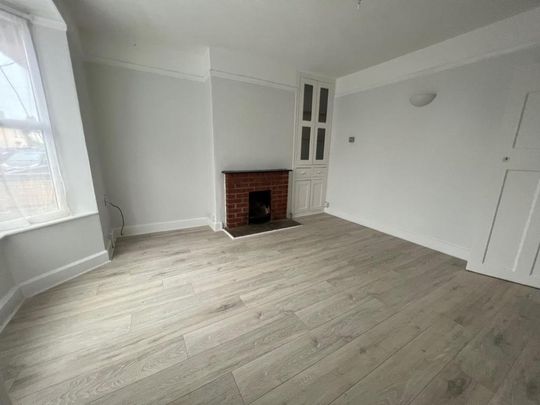 2 bedroom end of terrace house to rent - Photo 1