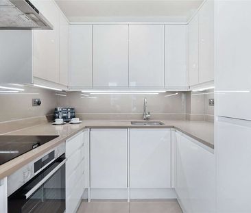 Finished to a high standard throughout, a newly refurbished duplex apartment. - Photo 1