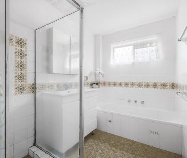 Spacious & Well-Located Two Bedroom Apartment - Photo 2