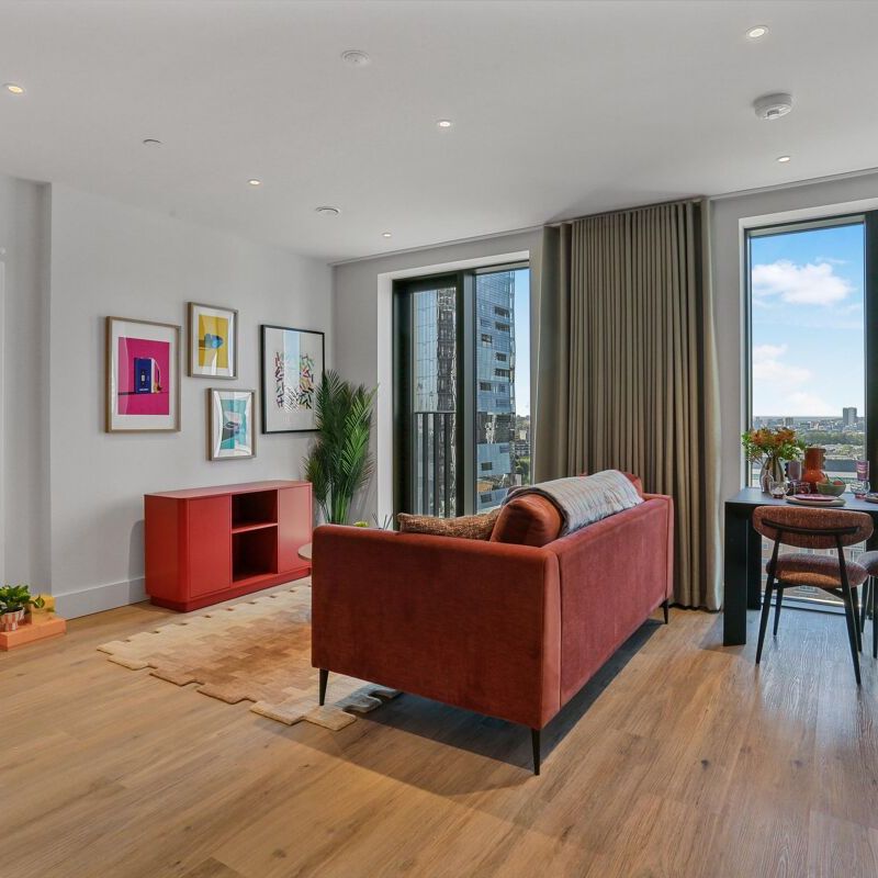 Live at Vertus’ newest Canary Wharf address: spacious, fully furnished studio apartments with a gym, reformer Pilates studio, co-working spaces and lounges for modern living. - Photo 1