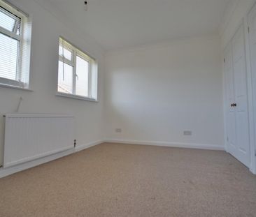 Ashlyn Close, Bushey, Hertfordshire - Photo 4