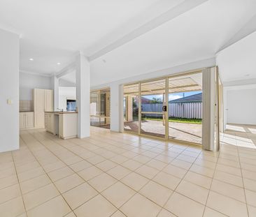 Spacious 4 Bedroom Family Home in Convenient Bertram Location - Photo 2