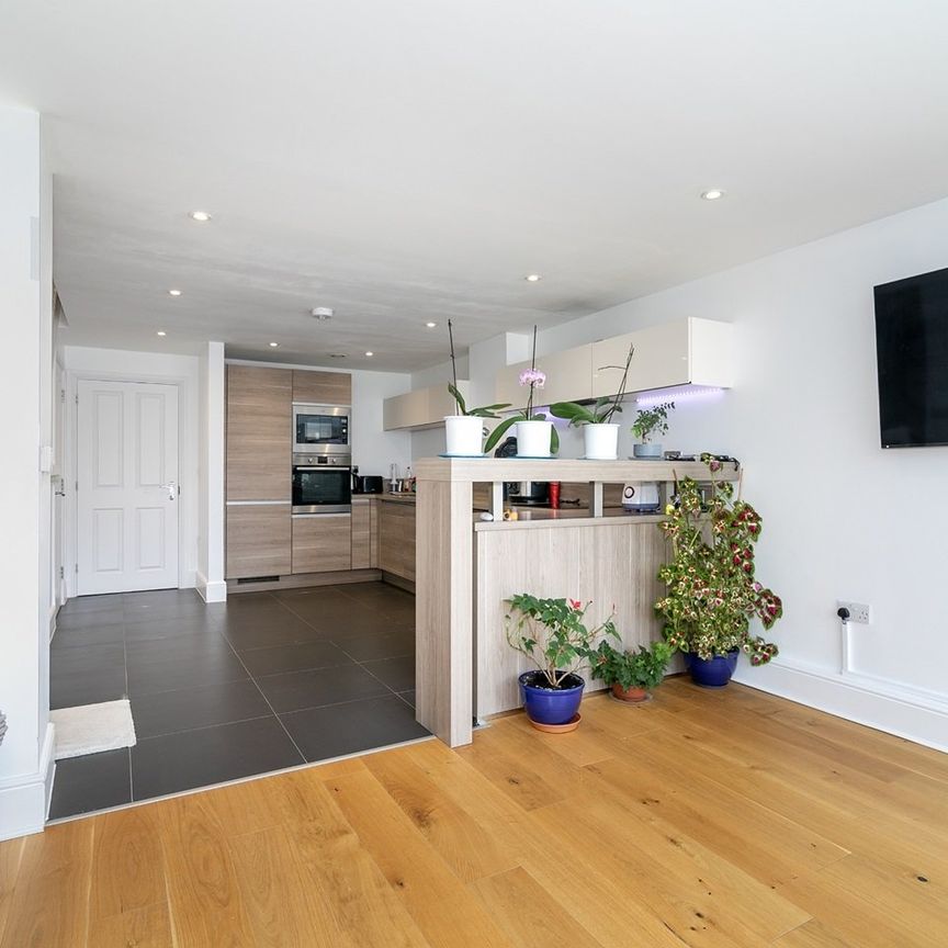 5 Bed Terraced House, St. Augustines Avenue, CR2 - Photo 1