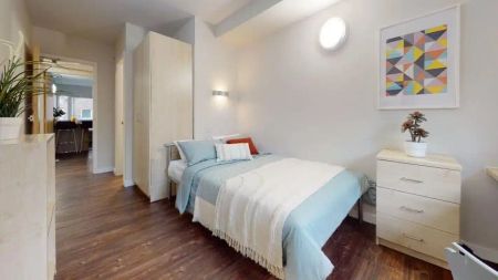 Bronze Studio - Photo 4