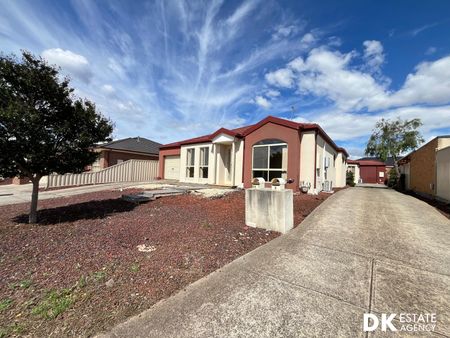 Ideal Family Home in Tarneit - Photo 5