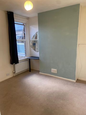 2 Bed Flat, Leverson Street, SW16 - Photo 3