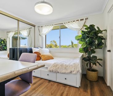 NEWLY RENOVATED TWO BEDROOM TOP FLOOR BEACHSIDE UNIT - Photo 4