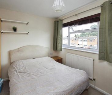 3 bedroom semi-detached house to rent - Photo 4