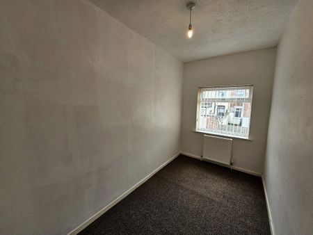 4 bedroom terraced house to rent - Photo 3