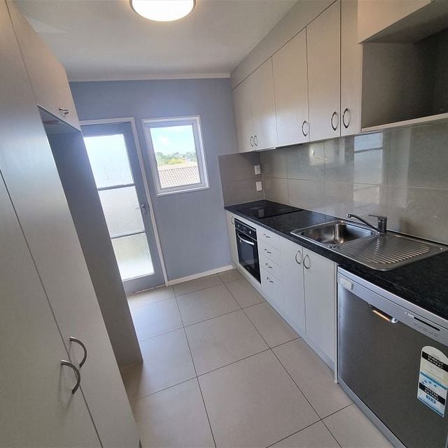Kingsway Cutie - 2 bedroom - Photo 1