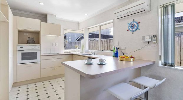 Spacious 4-Bedroom Home in Papakura - Photo 1