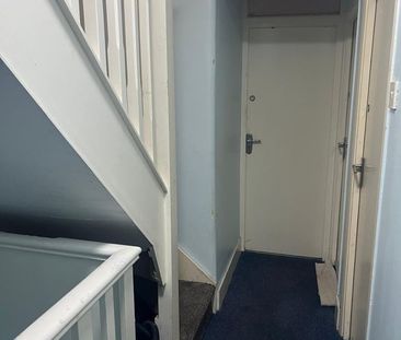 Room in a Shared House, Fanshawe Avenue, IG11 - Photo 5