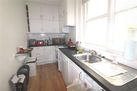 House share to rent - Photo 4