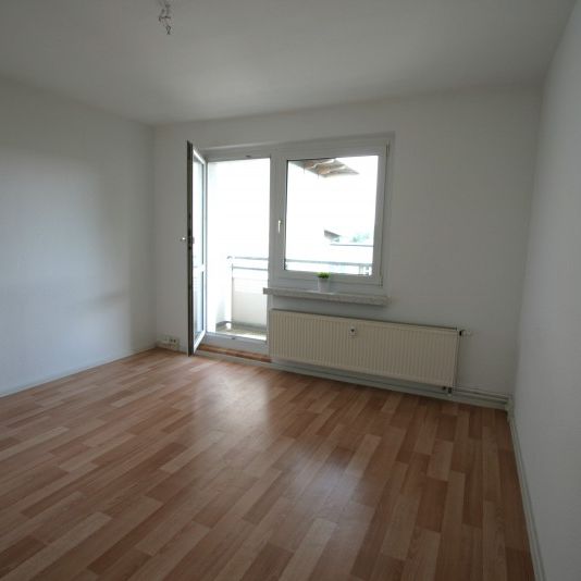 3-Raum Whg. mit Balkon und Wanne in der 1. Etage - Foto 1