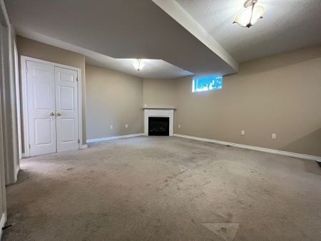 For Lease - 209 Dunsmore Lane Unit# Lower, Barrie, Ontario - Photo 4