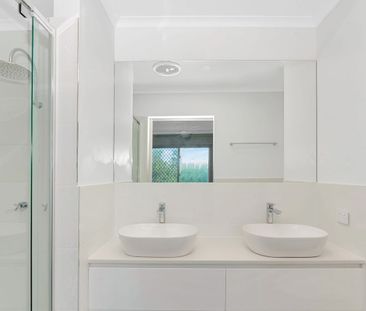 SPACIOUS BEACHFRONT LIVING - Photo 6