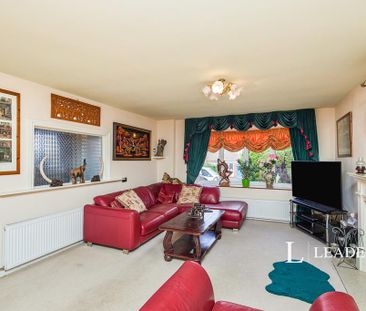 4 bedroom detached house to rent - Photo 2