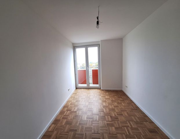 Schöne 3-ZKB Wohnung mit Balkon ab sofort in Augsburg-Herrenbach zu vermieten - Photo 1