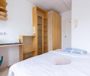 Studio to rent - Photo 2