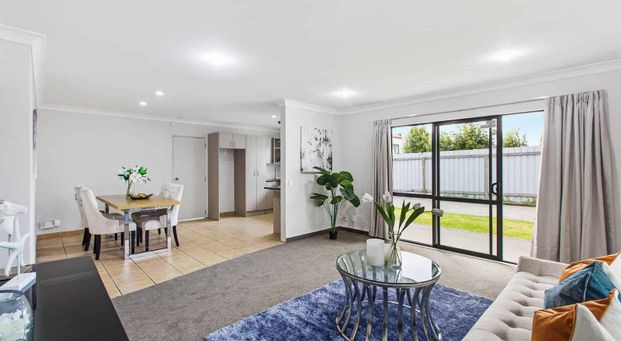 Takanini, 3 Bedrooms, $650pw, 48D Tironui Road - Photo 1