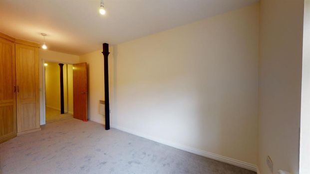 2 bedroom Flat To Let - Photo 1