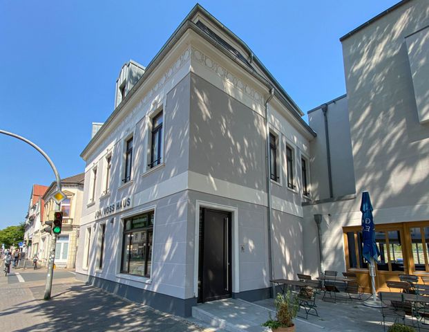 5951 - Höchst attraktive 3-Zimmer-Obergeschosswohnung mit EBK und Balkon im Joh. Voss Haus! - Foto 1