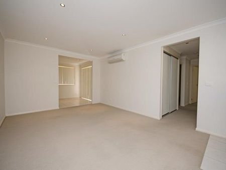 Space & Privacy Close To The Centre of Town! - Photo 4