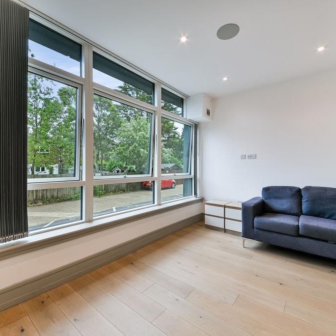 Studio to rent - Photo 1