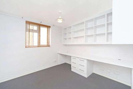 Charcroft Court, Minford Gardens, Brook Green, London, W14 - Photo 4