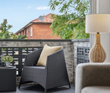 Contemporary apartment offers beachside convenience - Photo 3