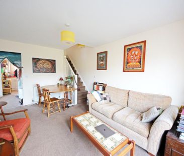 2 bedroom semi-detached house to rent - Photo 2