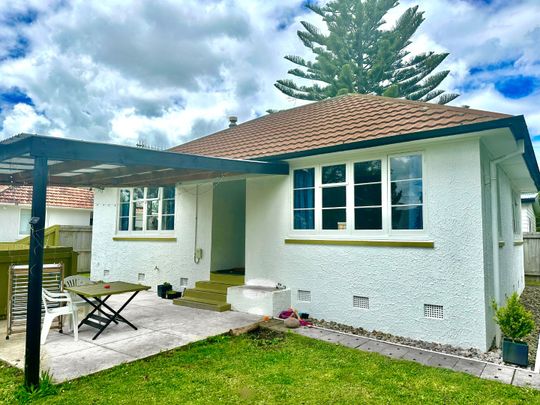 18 Stokes Crescent, Maeroa — - Photo 1