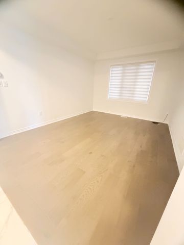 For Lease - 53 Woolacott Lane, Clarington, Ontario - Photo 2