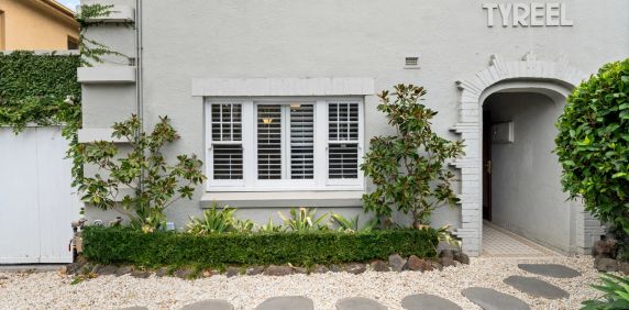 Modern Convenience meets Classic Charm - Photo 2