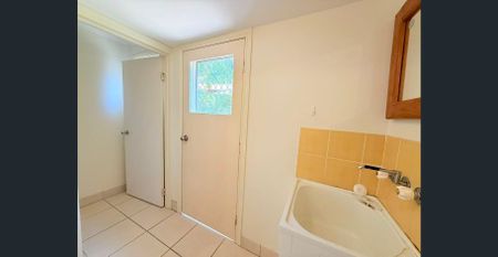 3-Bedroom Townhouse in a Resort-Style, Quiet & Secure Complex - Photo 4