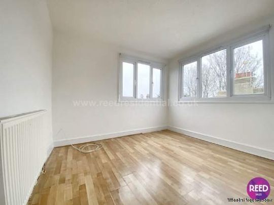 1 bedroom property to rent in Westcliff On Sea - Photo 1