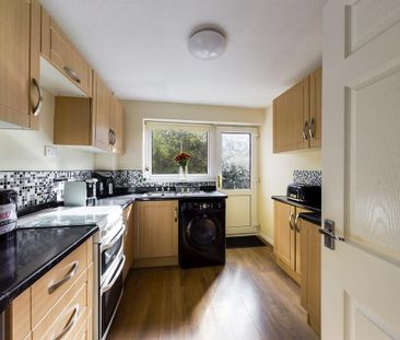 3 bedroom terraced house to rent - Photo 2