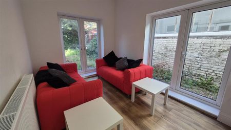 5 bedroom terraced house to rent - Photo 5